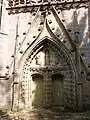 Le portail ouest de l'église Saint-Herbot