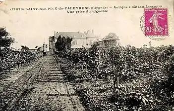 Le Château Lescours.