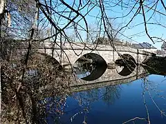 Le pont du XIXe siècle sur la Vézère.