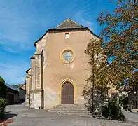 Façade de l'église Saint-Pierre de Mandailles  (scène de la déclaration de guerre).