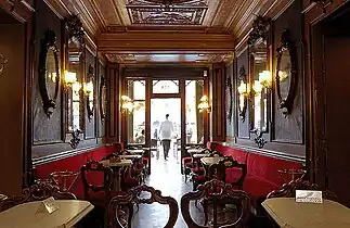 La Salle des Grands Hommes.