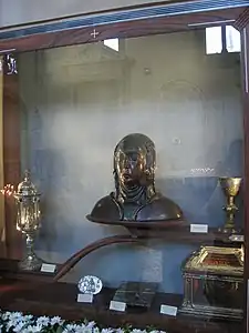 Vitrine des reliquaires à la basilique San Domenico de Sienne.