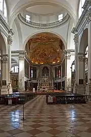 La chaire à l'intérieur de la Basilique.