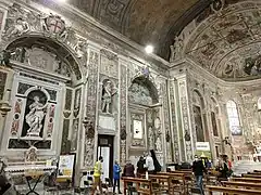 Il lato sinistro degli interni