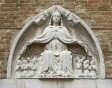 Le bas-relief de la Madonna della Misericordia.