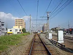 Vue sur les voies et quais.