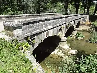 Vieux pont sur le Rognon.