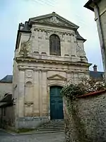 La chapelle de l'ancien hôpital de la Charité de 1706-15, rue de Meaux / rue de la Poterne.