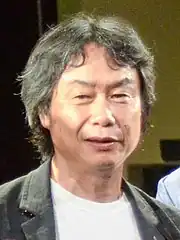 Portrait d'un homme de type asiatique.