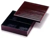 Gamelle japonaise en bois.