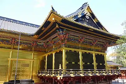 Vue latérale du haiden et du heiden.