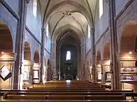 Intérieur du vaisseau central de la nef.