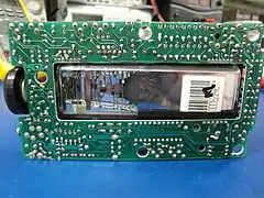 TV80 ouverte (face arrière) avec le canon à électrons à gauche de l'écran.