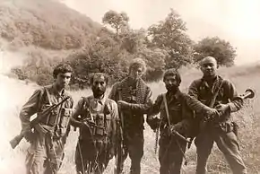 Un groupe du 8e régiment d'infanterie de Stepanakert, Armée de défense de la République du Haut-Karabagh. District du corridor de Latchine en août 1992.