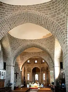 Nef sur file de coupoles.