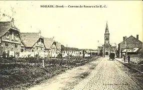 L'église, et les maisons en demi-lune.