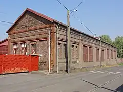 Les bureaux, ateliers et magasin.