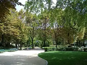 Square du Clos Feuquières.