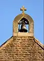 Détail du clocher mur de la chapelle Saint-Joseph.