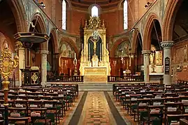L'église Sainte-Marie (1874) sur Bourne Street, près de Sloane Square, dans le quartier de Belgravia.