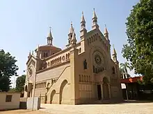 Vue de la cathédrale du parvis