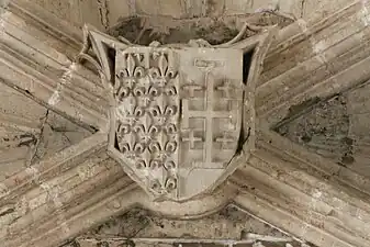 Cinquième travée, blason Anjou-Sicile parti de Jérusalem.