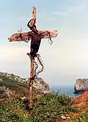 1983, Le barbelé du Christ, assemblage, hauteur : 250 cm, la côte cantabrique