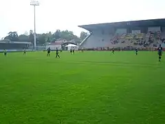 Vue d'une partie du stade de Bram