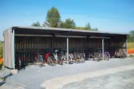 Abri à vélos.