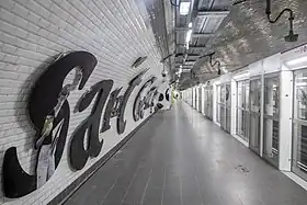 Quai en direction de Porte de Clignancourt.