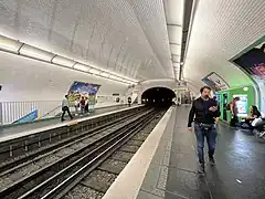 Les quais de la ligne 12.