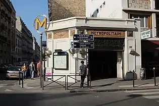 L'édicule de la station.