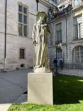 Statue devant le Palais des ducs de Bourgogne de Dijon