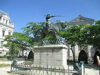 Vannes, Monument au connétable de Richemont (1393-1458) (1905).
