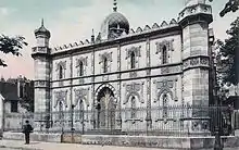 L'édifice au début du XXe siècle. Cette époque est désignée localement sous Besançon-les-Bains, terme qui désigne un choix économique de la ville pour le thermalisme.