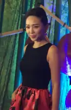 Tóc Tiên (en).