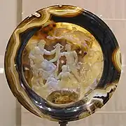 Tasse Farnèse. Onyx, D. 20 cm. IIe siècle. Musée archéologique national de Naples