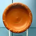 Assiette sigillée du IIe siècle décorée à la barbotine (Oberhessisches Museum, Giessen)