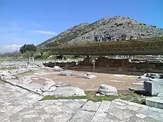 Espace dallé et bases de colonne