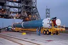 Le premier étage sur une remorque de camion.