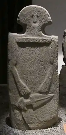 Stèle masculine de type B (Lunigiana).