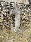 Croix près de l'église.