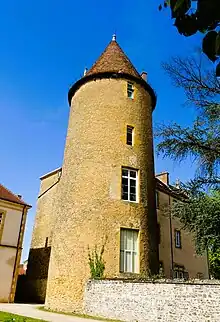 tour du château des abbés de Cluny