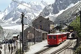 Train en gare en juin 1982.