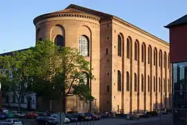 La basilique de Trèves sert probablement de modèle à la salle de réception d’Aix.