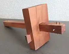 Trusquin de menuisier, en bois de cormier.