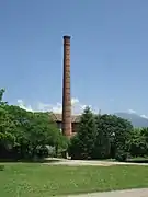 Cheminée des ex Papeteries Guély construite avant 1900.