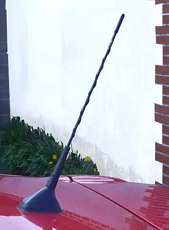 Turbulateur hélicoïdal d'antenne empêchant son sifflement.