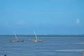 Trimarans dans le lagon de Nyali.