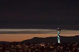 La Tyholttårnet de nuit.